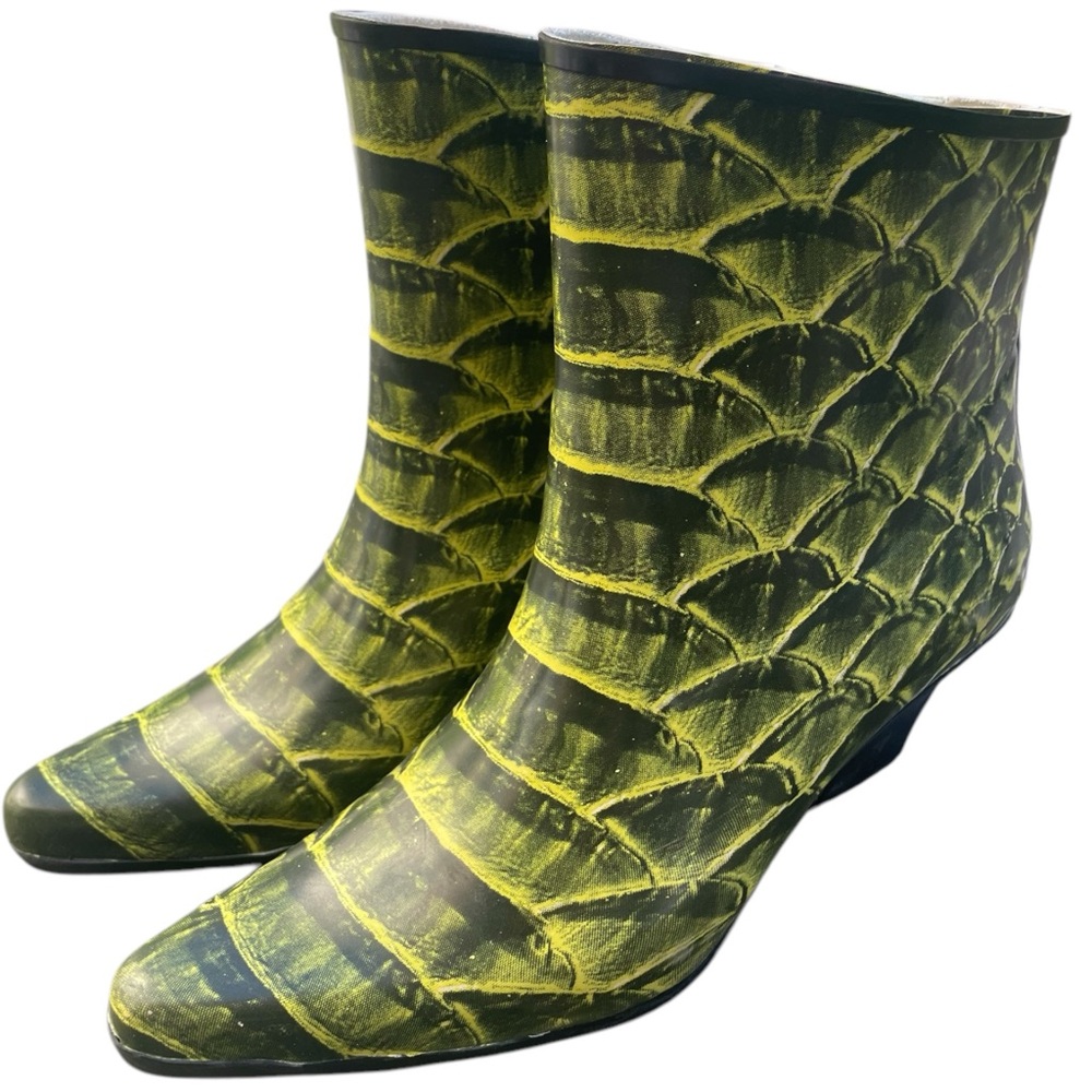 Funky Cool Crocodile Pattern Women’s Rain boots - Size 9 - Picture 3 of 6